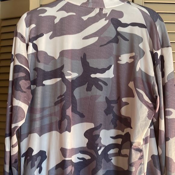 Camo Cardigan (runs small) - Picture 6 of 6